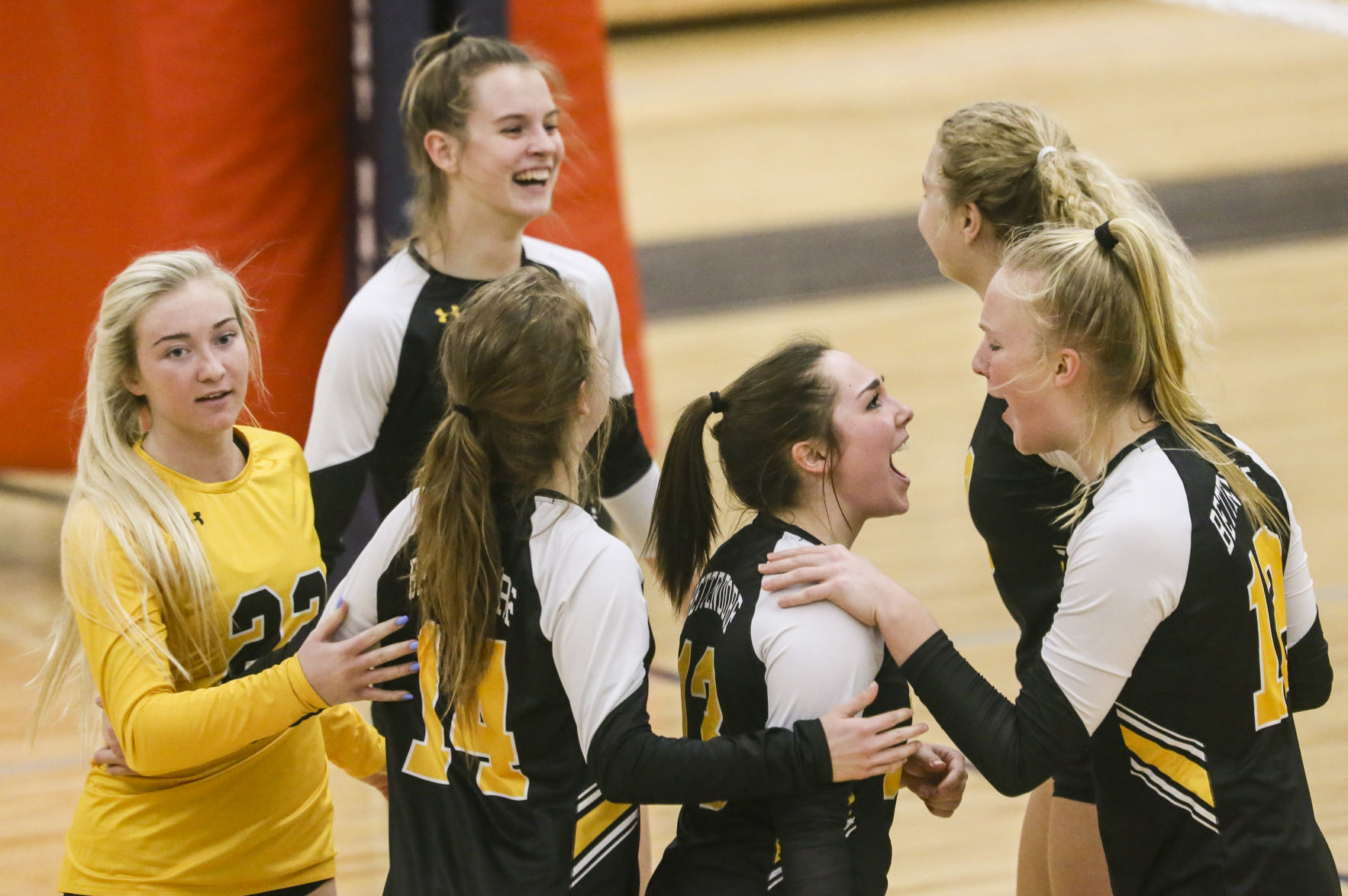 110419-qct-spt-bett-pv-vball-33.jpg